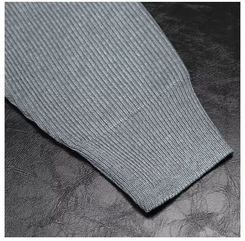 Felpa lavorata a maglia minimalista accogliente da uomo_voghion.com