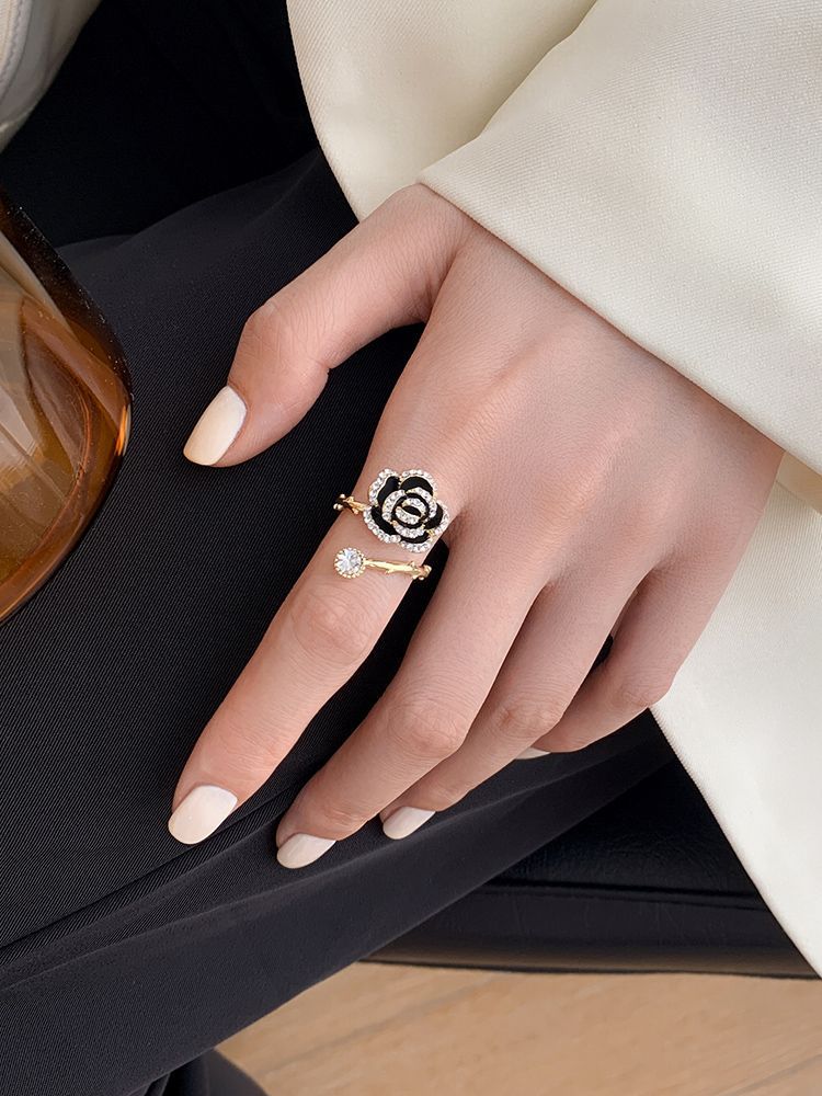 Black Camellia High-End Luxury Open For Women Index Finger Ring Niche Design 2024 New Trend_voghion.com