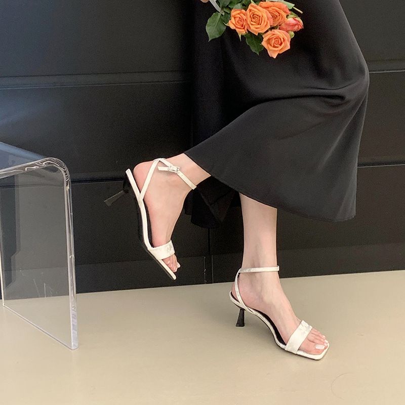 2025 Sommer Neue Mode One Strap Sandalen Feine Ferse Elegante High Heel Offene spitze Hausschuhe Tragen Sie Bequeme Leichte Modische_voghion.com