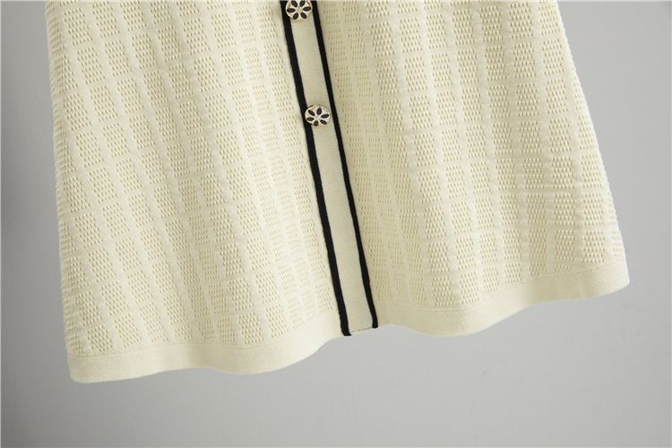 Petite robe noire classique en tricot – Mini-robe trapèze taille haute pour une élégance sans effort_voghion.com