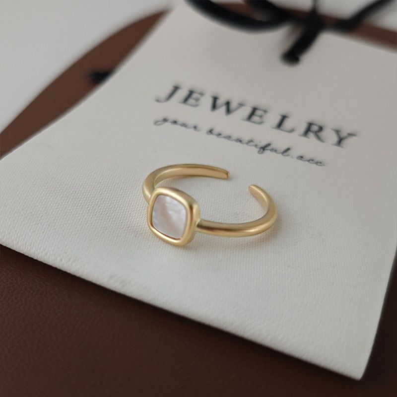 Rotes Emaille-Quadrat für Damen, Nischendesign, schlicht und elegant, vielseitiger High-End-Perlmutt-Fingerring mit offenem Finger_voghion.com