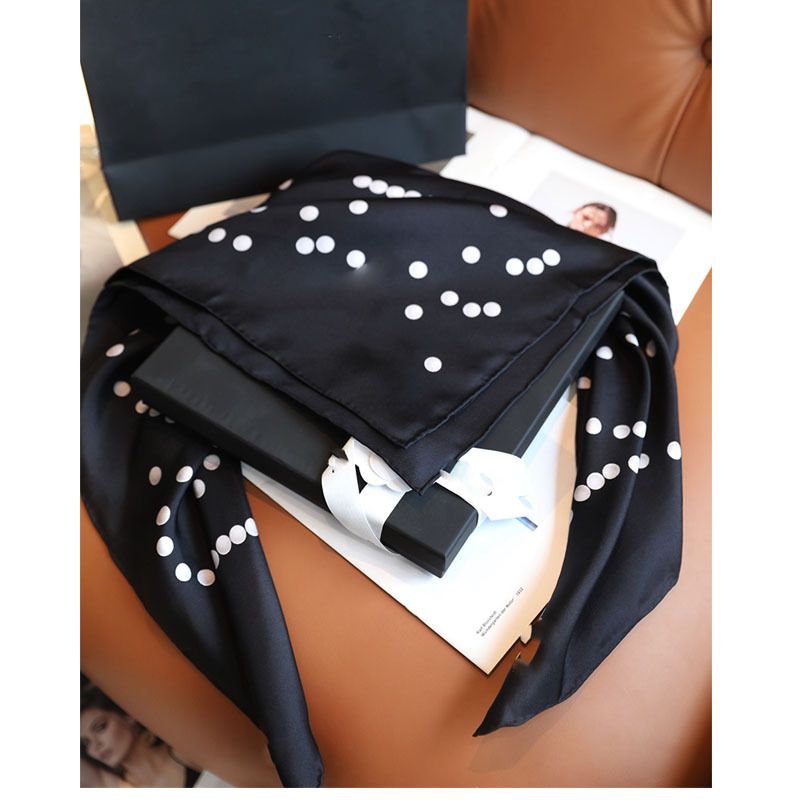 90 Square Women's Mom's Holiday Gift Silk Spring Summer Style Neck Scarf Headscarf_voghion.com