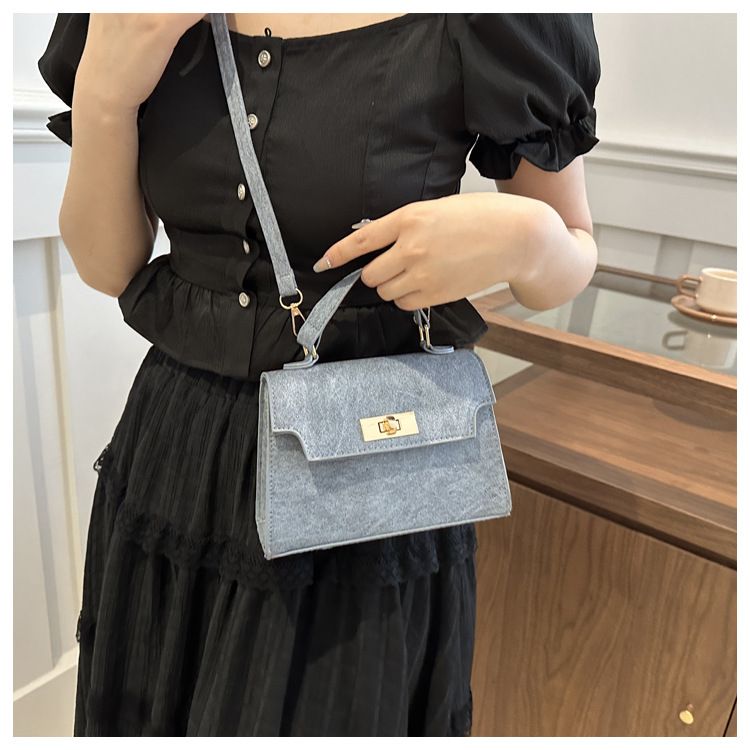 Maillard Damen Frühjahr 2024 Neue Internet-Berühmtheit Handheld Kleine Quadratische Modische und Western Stil Crossbody Lock_voghion.com