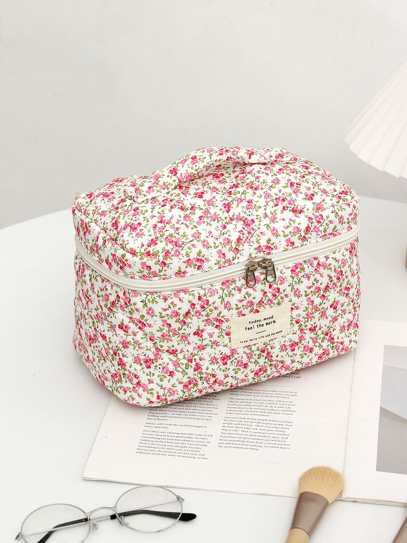 Ins Style Frische und süße Blumen-Make-up-Tasche, süße Kulturtasche für Studenten mit großer Kapazität, tragbare Aufbewahrungstasche für die Hautpflege_voghion.com