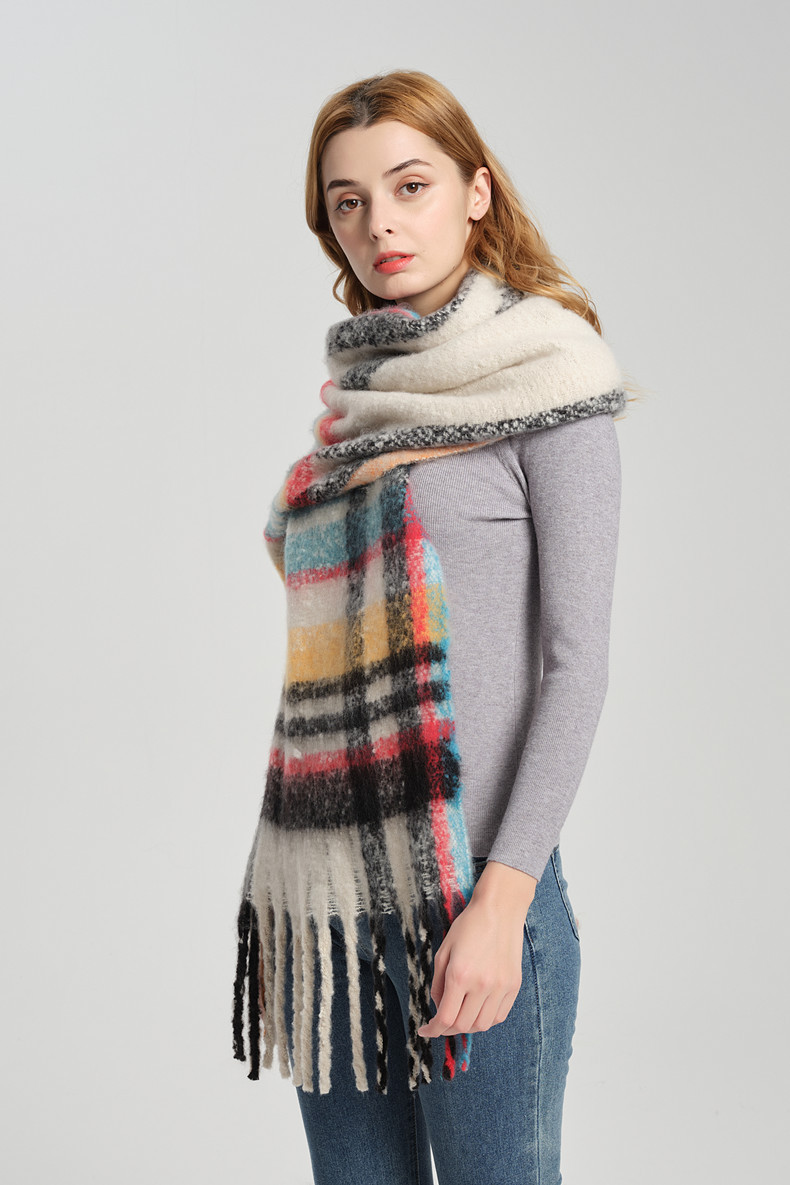 Unisex Schal mit grobem Fransenkaro_voghion.com