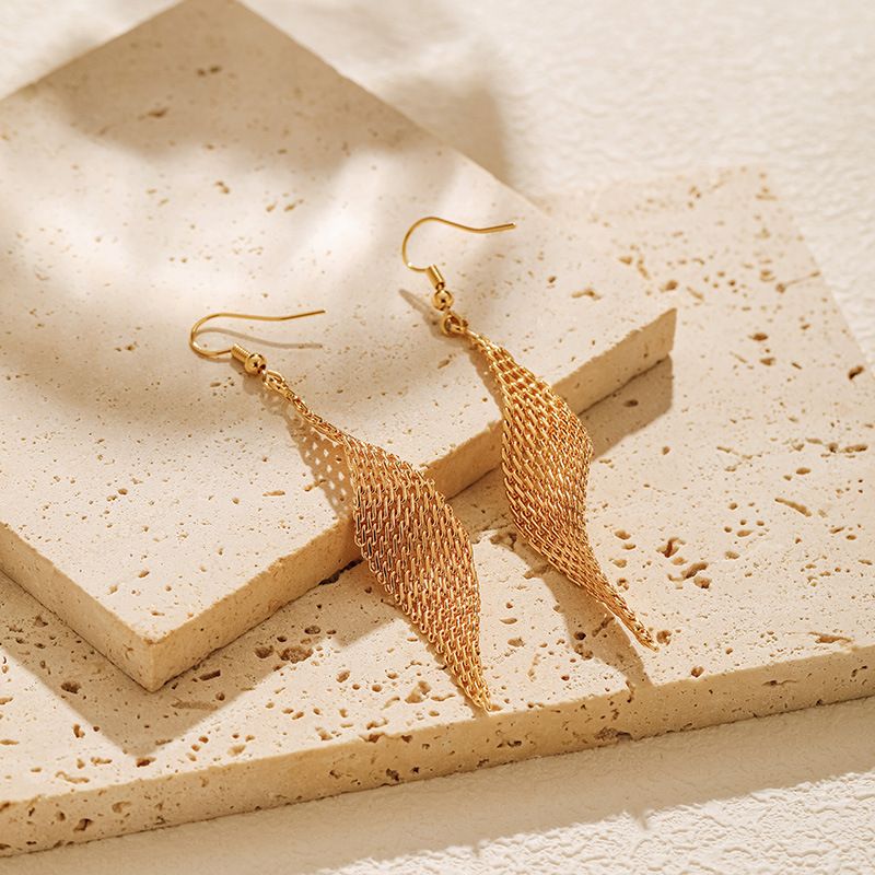 Ganci per orecchini con nappa lunga placcati in oro vero, design temperamento, modificano la forma del viso, personalità, orecchini con texture di alta qualità_voghion.com