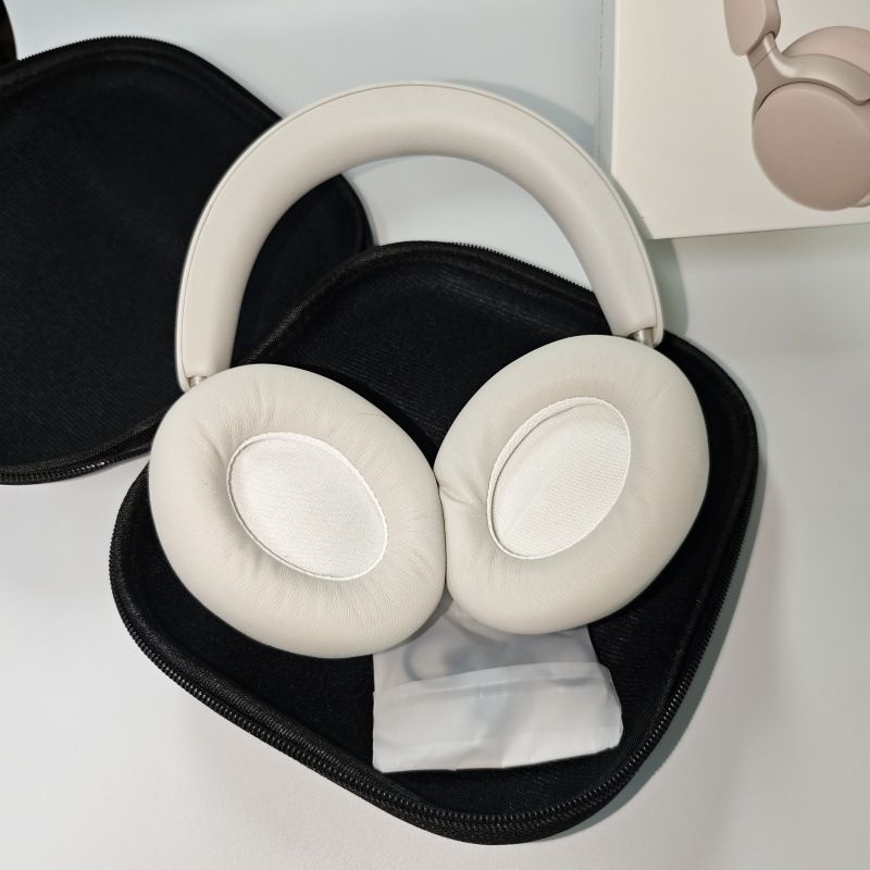 The New QC65 Ultra Noise Cancelling Version With Leather Bag Wireless Bluetooth Headset Is Selling Well BO_voghion.com