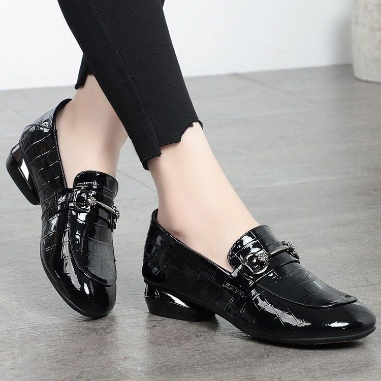 Lackleder-Loafer, niedriger Absatz, kleine Lederschuhe, Damenschuhe mit weicher Sohle, weiche Oberfläche, flache Sohle_voghion.com