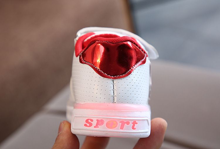 Chaussures de sport lumineuses pour enfants, édition coréenne, petites étoiles blanches à cinq branches, chaussures de marche pour bébés étudiants, nouvelle collection 2024_voghion.com