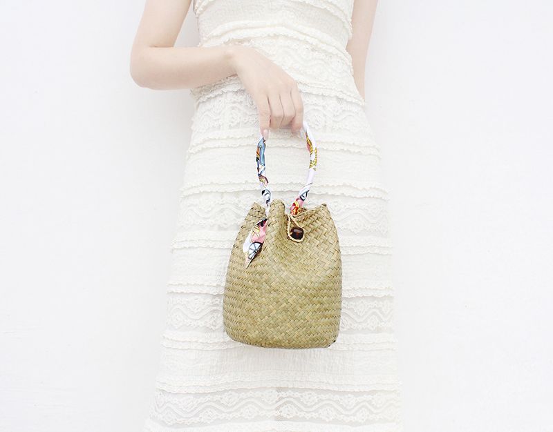 Spinning Bucket Bag, Französische Schultertasche aus Stroh mit Quaste, Strandurlaub Damentasche_voghion.com