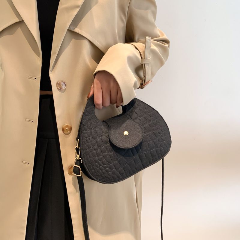 Solid Color Temperament Women's Bag Underarm Bag Casual Shoulder Bag Hand Carry Small Square Bag_voghion.com