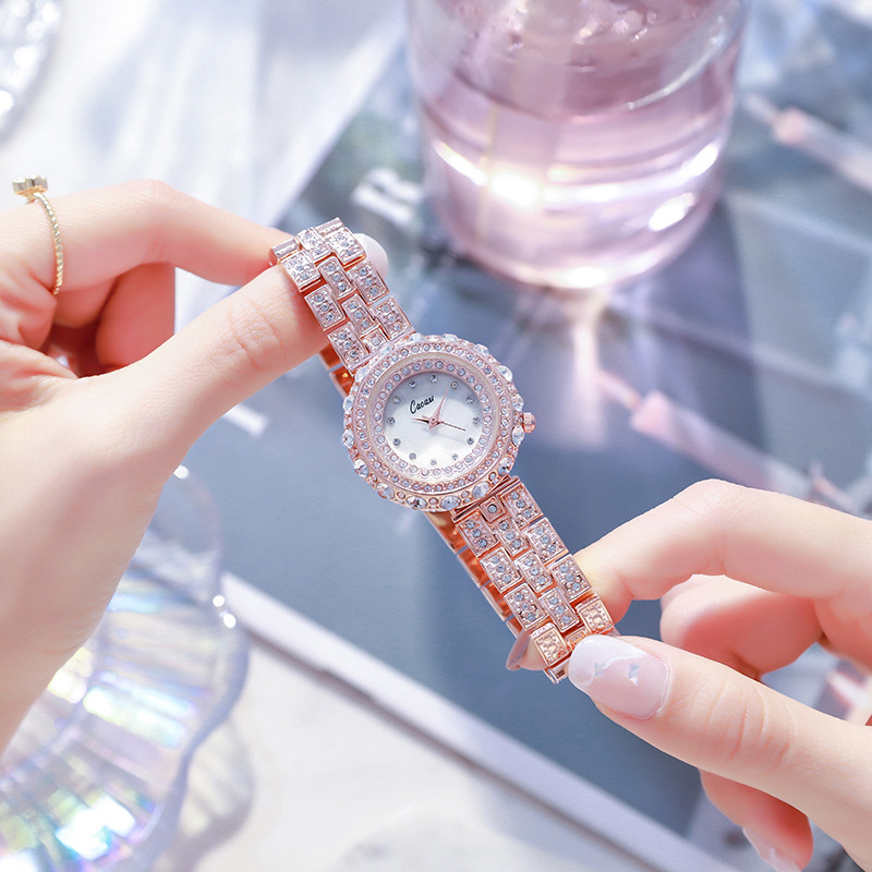 Nuovo orologio al quarzo in madreperla con diamanti pieni di moda da donna di lusso_voghion.com