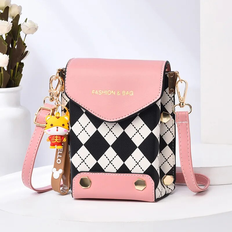 Mini Flap Crossbody Telefon Bokstavstryck axelväska, fyrkantig plånbok med dubbdekor för kvinnor (4,7*6,7*3,7) tum_voghion.com