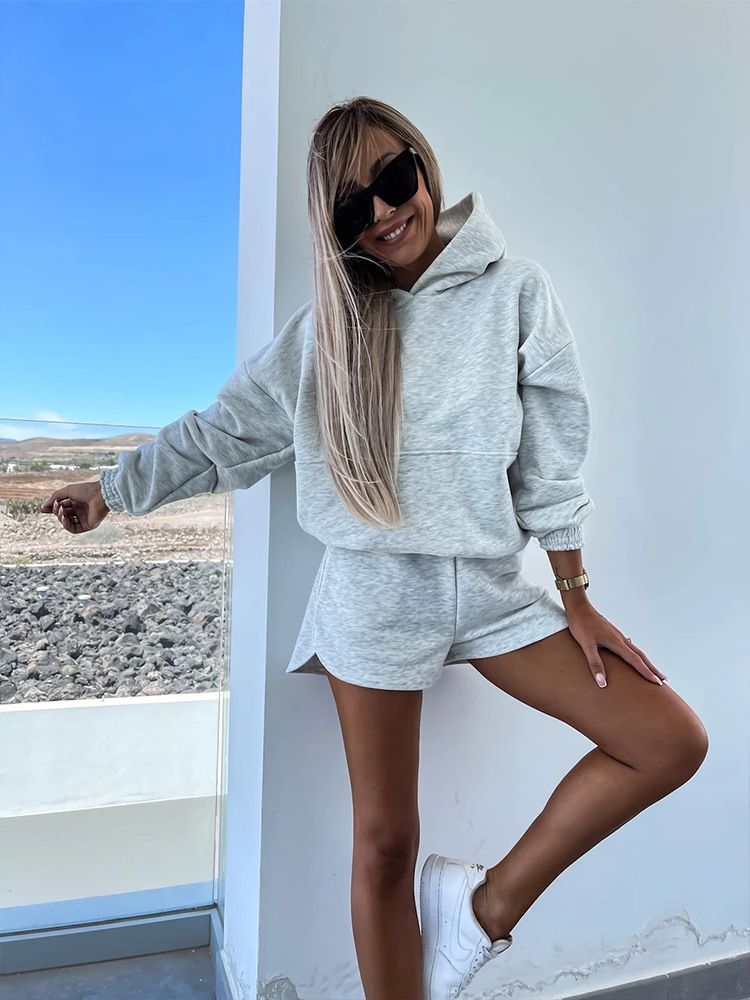2025 Casual Fashion Set Women's Loose Hooded Sweatshirt Long Sleeved Top Sports Shorts_voghion.com
