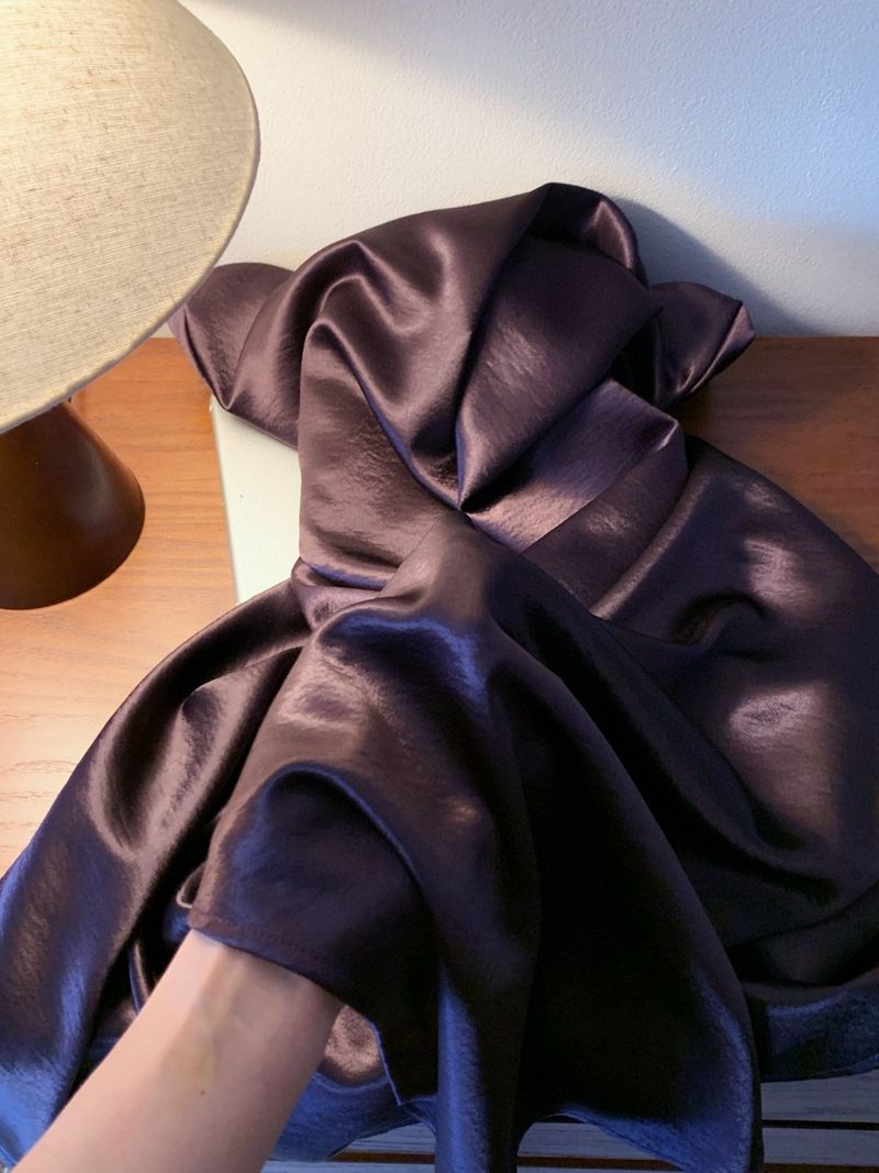 Ensemble deux pièces violet élégant : jupe midi fluide en mousseline fendue et haut à manches courtes, tenue d'été pour femme_voghion.com