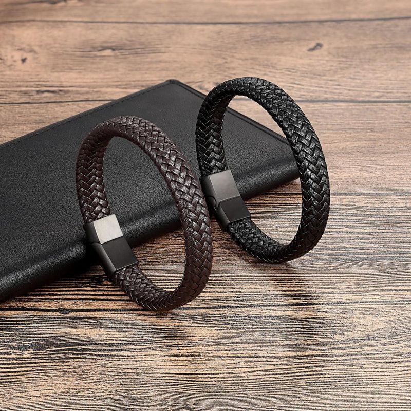 Gioielli da uomo Bracciale in pelle da uomo in acciaio inossidabile Bracciale semplice intrecciato in pelle di mucca Bracciale alla moda in cordino di pelle da uomo in acciaio al titanio_voghion.com