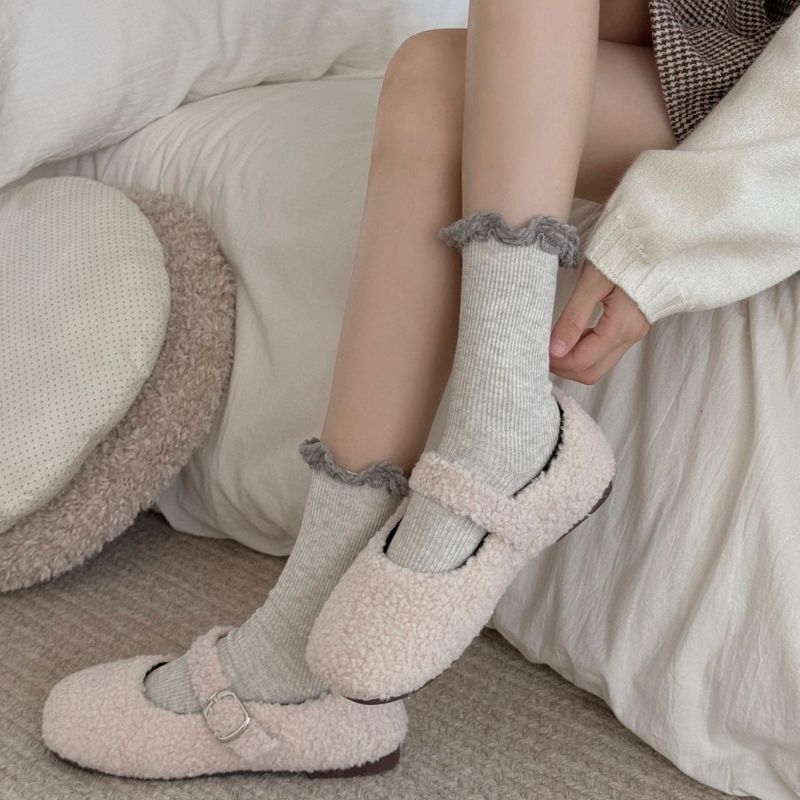 Fall/Winter 2025 New Women's Mid-Calf Cotton Socks Vertical Stripe Mary Janes_voghion.com