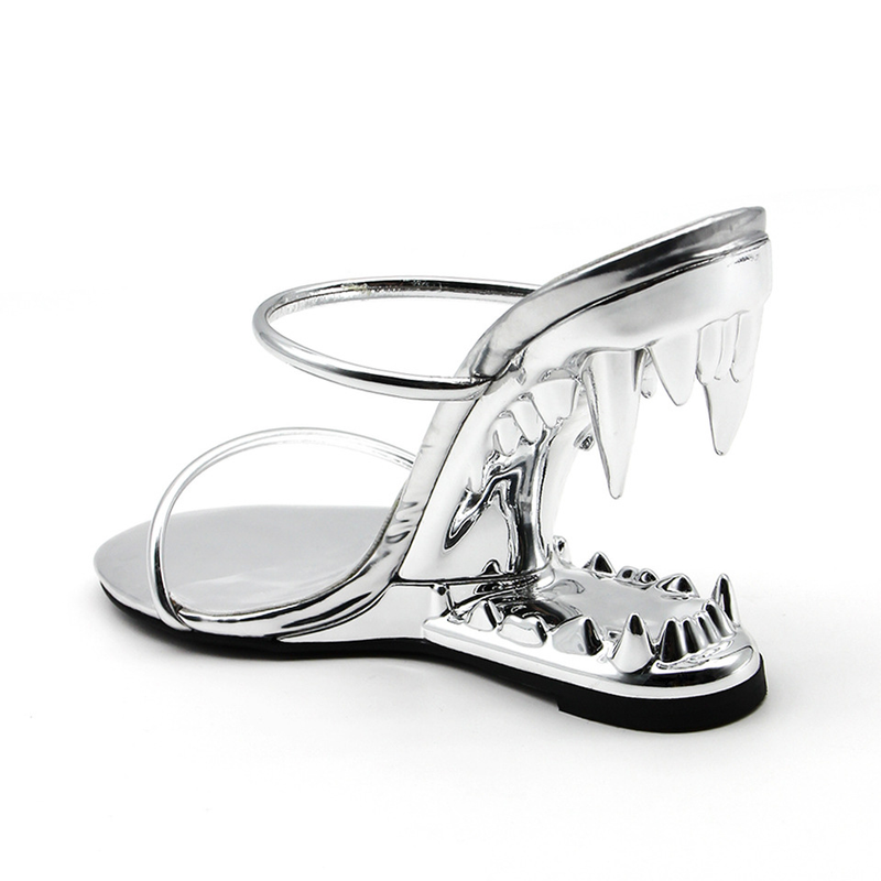 Die neueste Internet-Berühmtheit des Frühjahrs 2024 mit neuen Zähnen und unregelmäßigen Absätzen, High-Heel-Hausschuhen für Damen, Show-Stil_voghion.com