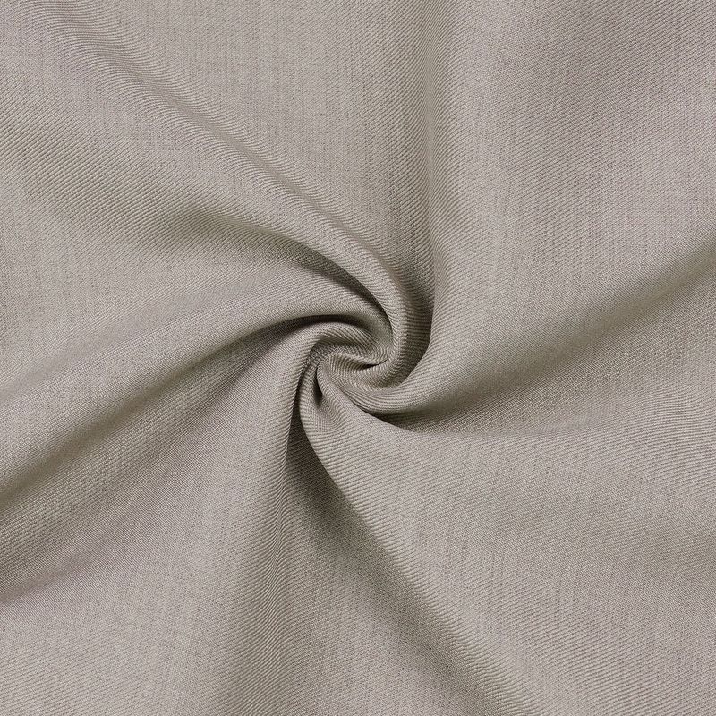 Completo da donna per il pendolarismo: camicetta con ampio risvolto e pantaloni con maniche a pieghe_voghion.com