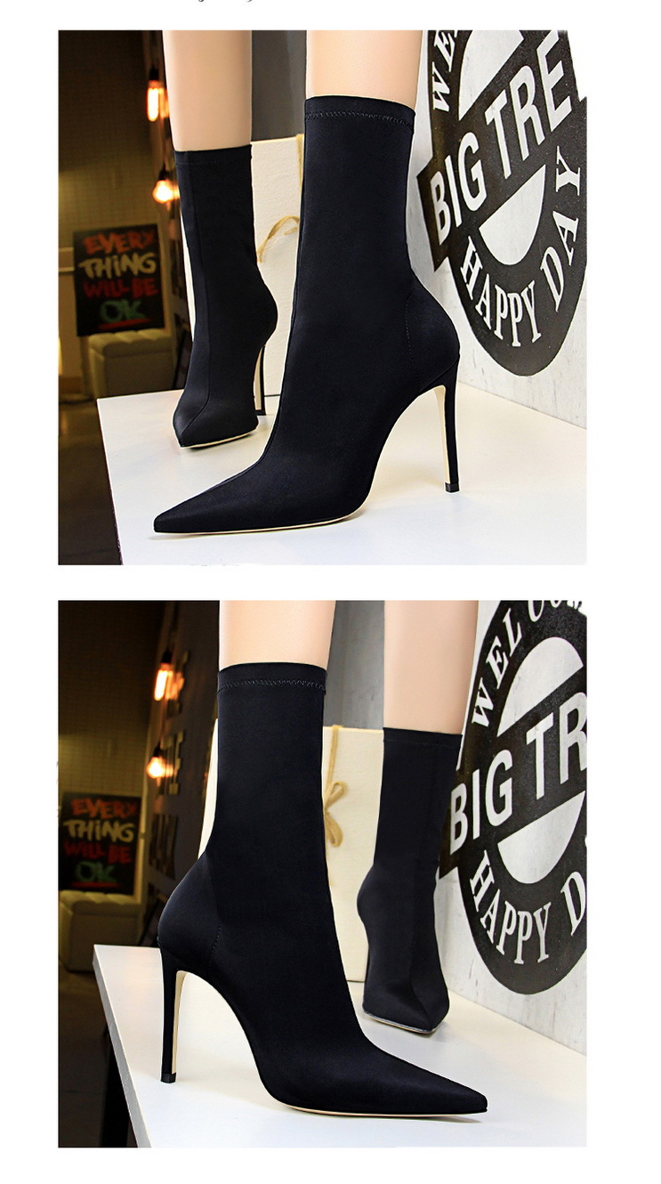 315-1 Einfache Damen-Stiefel mit dünnem, superhohem Absatz und sexy Nachtclub-Passform, schmaler, spitzer Leica-elastischer Kurzstiefel_voghion.com