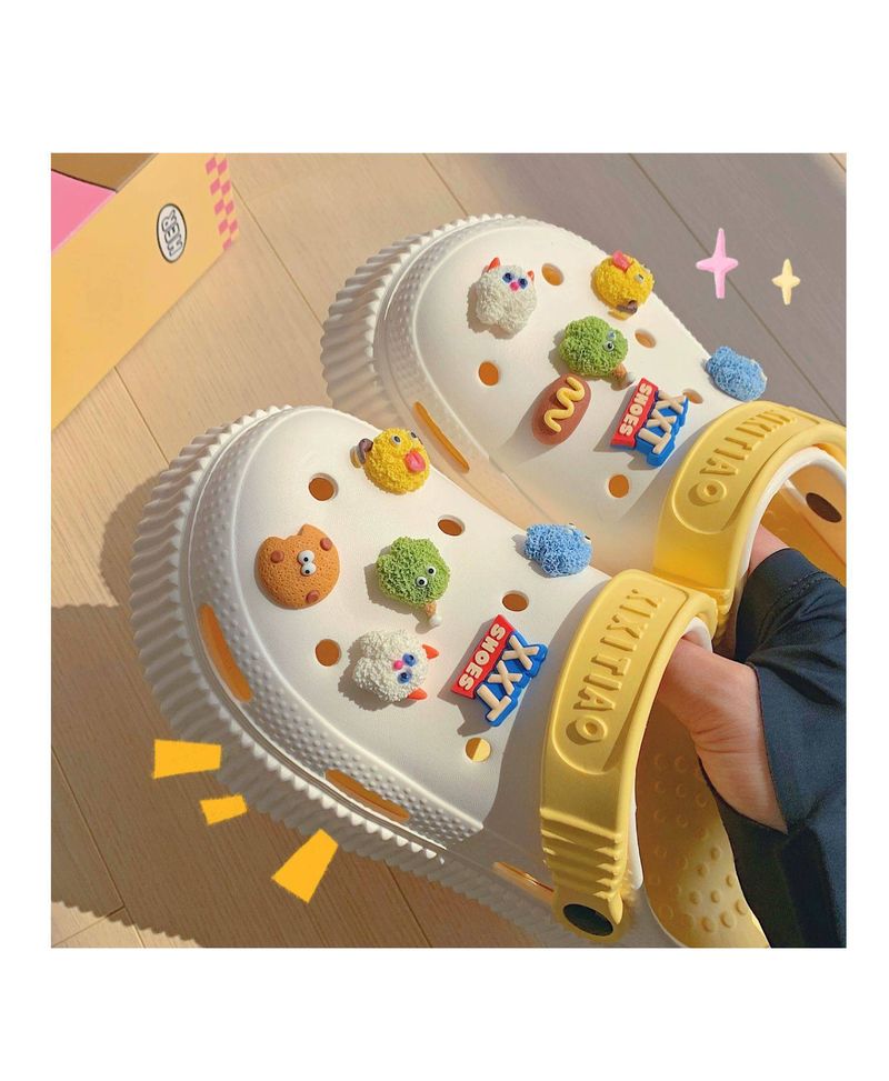 Fashionable Three Dimensional Cartoon Soft Soled Closed Toe Hole Shoes Thick Soled Height Enhancing Outdoor Ladies Seaside Beach Sandals_voghion.com