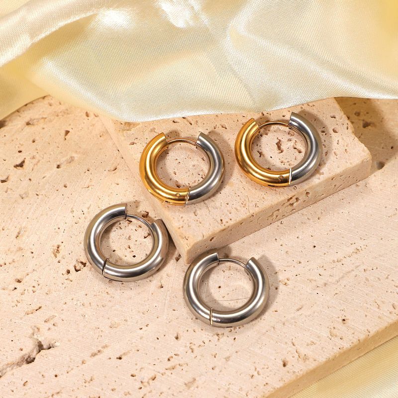 Boucles d'oreilles en forme d'anneau en or et argent en acier inoxydable plaqué or de 4 mm de style INS_voghion.com