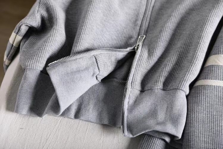 Abbigliamento da donna alla moda e anti-età, tuta sportiva piccola, felpa con cappuccio slim con pantaloni a gamba larga, tuta casual a due pezzi_voghion.com