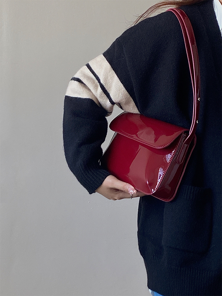 Rode lakleren kleine onderarm nieuwe mode veelzijdige vierkante handtas schouder crossbody tas_voghion.com