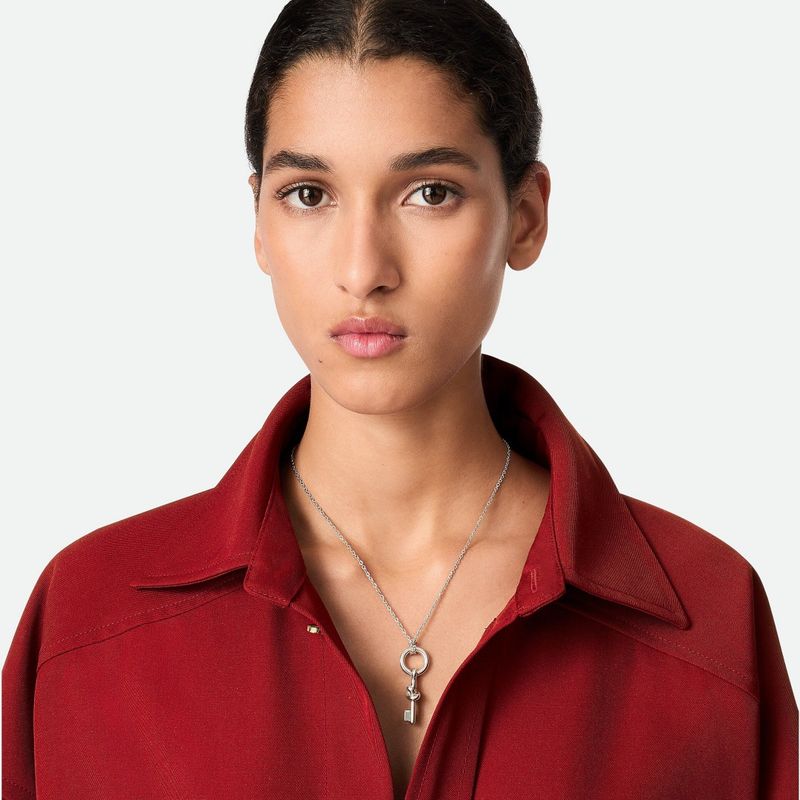 Minimalistische geometrische sleutelhanger voor damessieraden - elegante gelaagde ketting voor dagelijks gebruik in goud en zilver. Niche-ketting_voghion.com