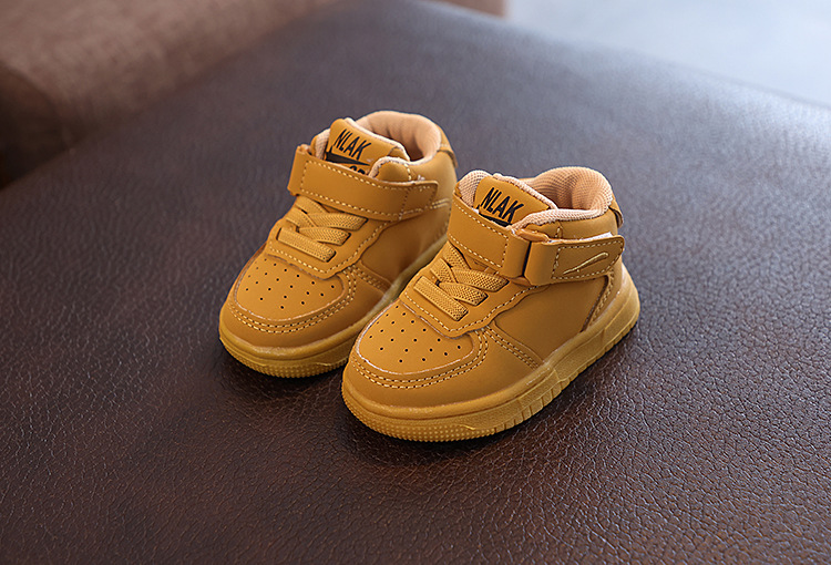 Girls' and Boys' 2024 Autumn New Board Soft Sole Small White Shoes Breathable Mid Top Velcro Casual Sports Shoe Trend_voghion.com