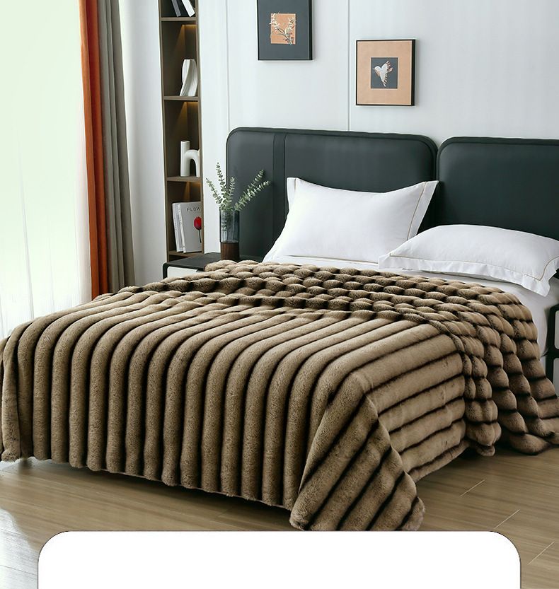 2025 Coperta copripiumino per una o due persone, in pile di coniglio double face, in pelliccia di rex stampata sul retro, spessa e calda, in melad_voghion.com