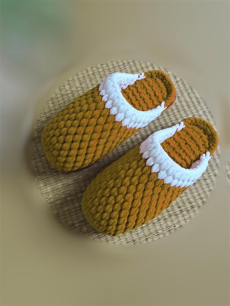 Pantoufles simples et élégantes tricotées à la main, en fil, pour hommes et femmes, idéales pour l'automne et l'hiver. Antidérapantes et résistantes à l'usure._voghion.com