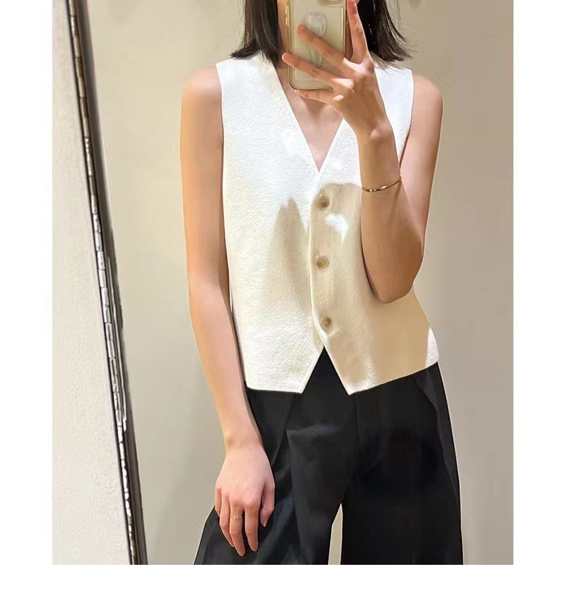 Women's Clothing Spring New Short Sleeved Casual Version Knitted Sleeveless V Neck Inner Wear Can Be Worn Outside Vest_voghion.com