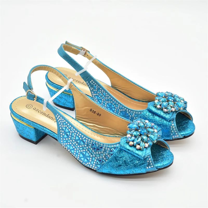 Skotaske med diamantpressetilbehør blomsterspænde højhælede sandaler Mode banket bryllupsfest_voghion.com