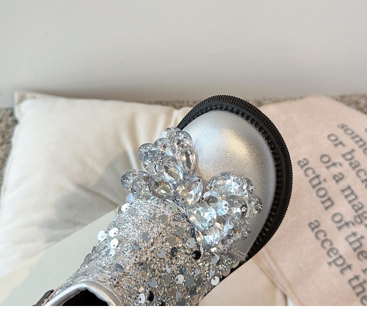 Koreanische Version der kurzen Lederstiefel für Mädchen mit Prinzessinnen-Schleife, neue Martin-Stiefel mit weicher Sohle für den Herbst 2024_voghion.com