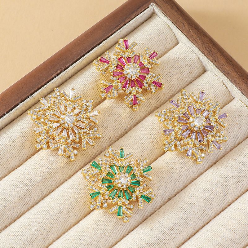 Women's Brooch Snowflake Zircon Rotatable Brooch Three Dimensional Corsage Women's Temperament Suit Coat Pin Buckle_voghion.com