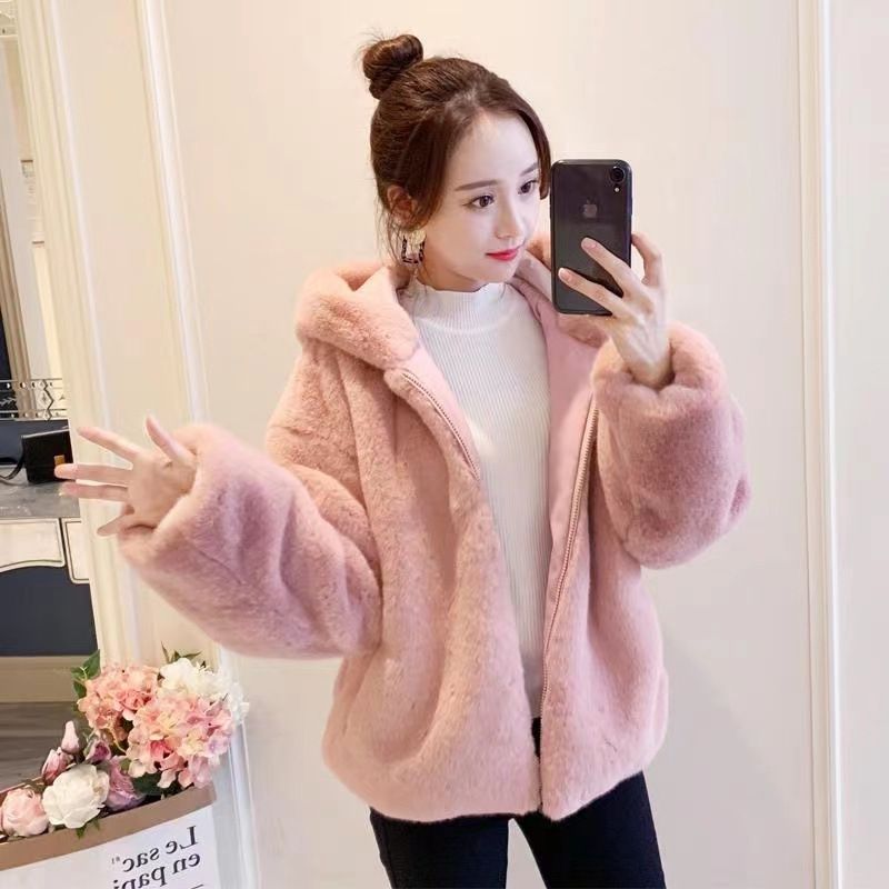 Cappotto corto e largo in pelliccia di visone di coniglio con cappuccio ispessito autunno inverno 2024 per donna_voghion.com