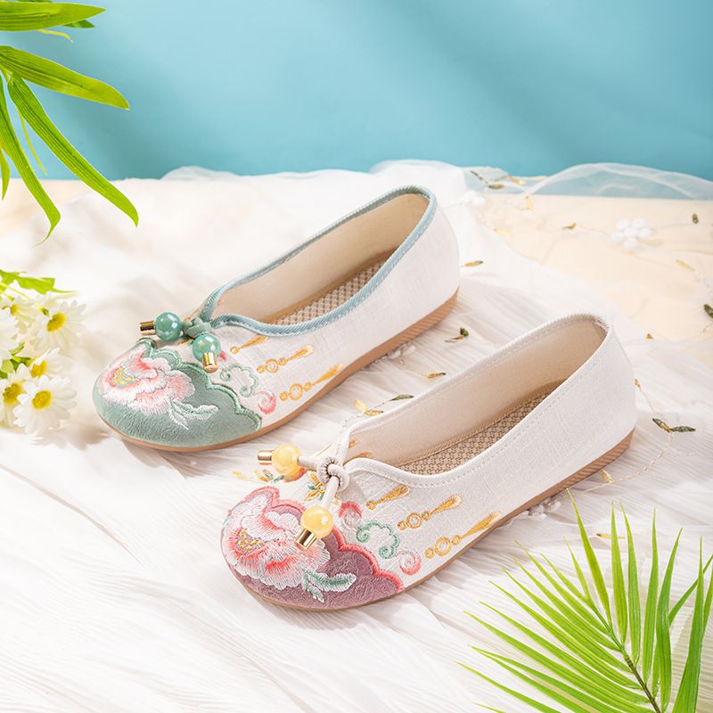 Scarpe da donna Scarpe di stoffa vecchie primaverili Scarpe ricamate in stile nazionale da donna Scarpe cheongsam in stile antico Scarpe di stoffa con tacco basso Scarpe ricamate_voghion.com