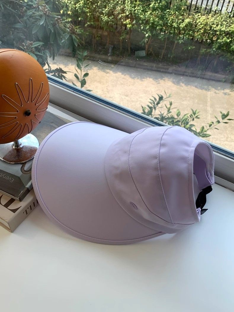 Cappello da sole per esterni in seta ghiacciata, con coda di cavallo alta e a mezza altezza, con viso piccolo e tesa larga, sensazione di freschezza_voghion.com