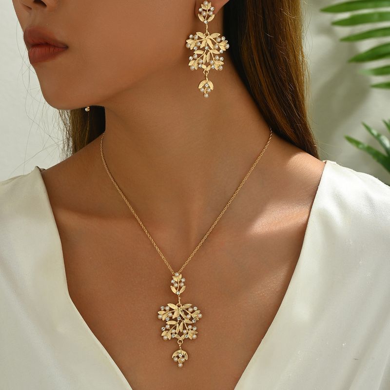New Women's Flower Necklace Earring Set Diamond Rose Design High End Earrings_voghion.com