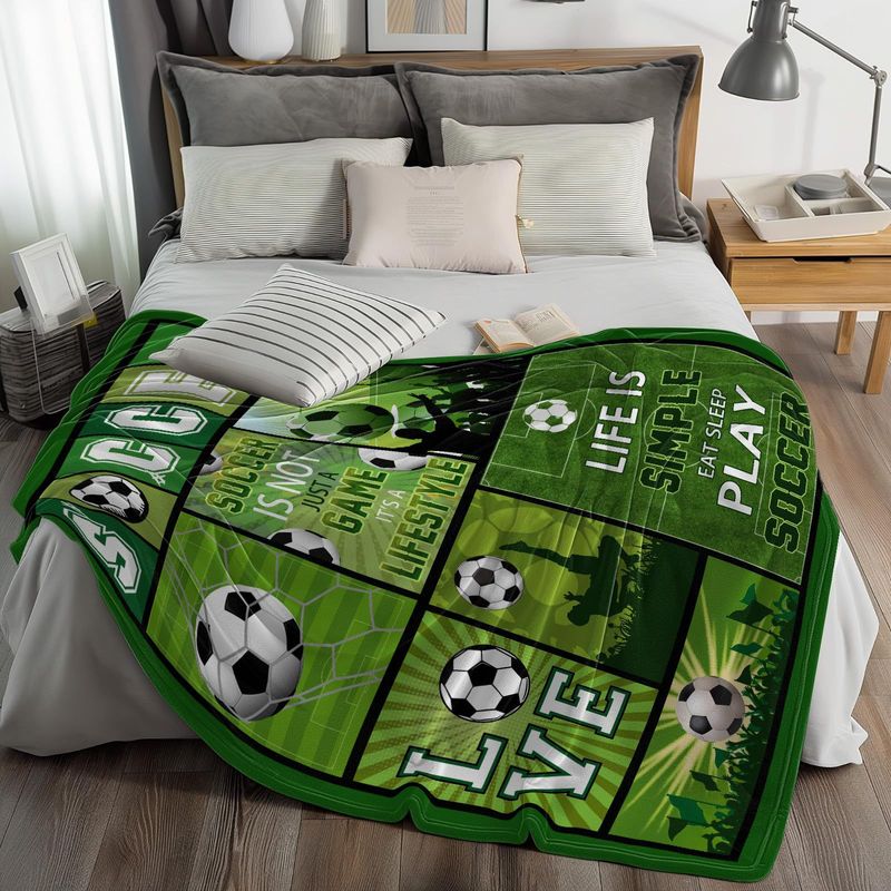 Green Football Blanket Soft And Comfortable Flannel Warm Home Essential Printed Blanket Men And Women Gift_voghion.com