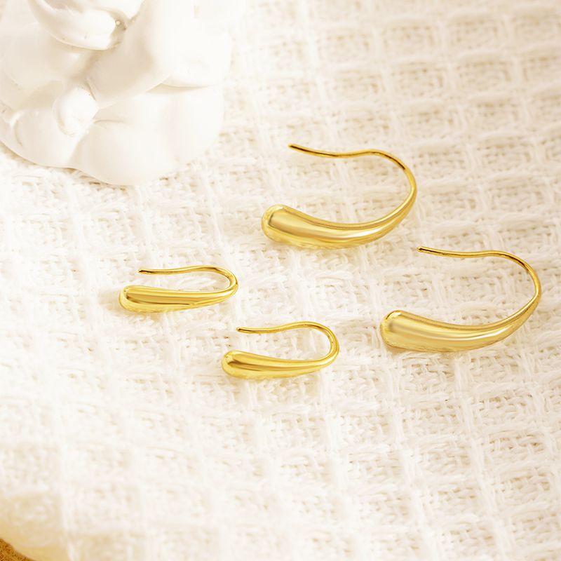 Orecchini a gancio minimalisti in acciaio inossidabile di alta qualità, semplici e di alta qualità, con goccia d'acqua geometrica dal design unico da donna_voghion.com