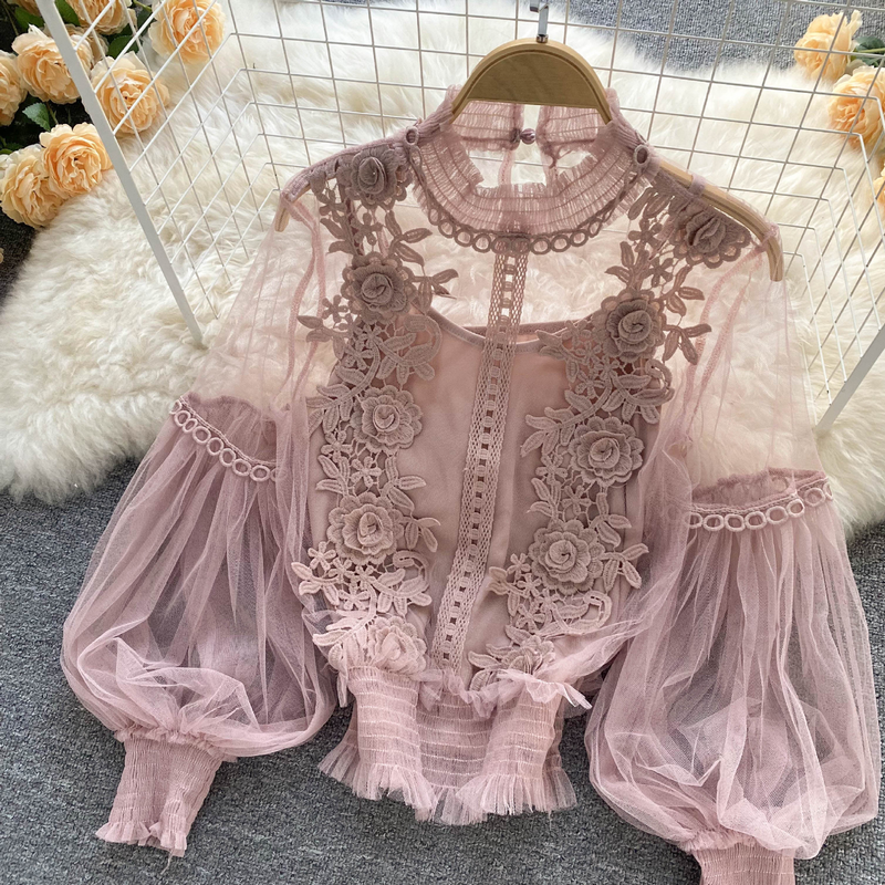 Women's three-dimensional flower collage see-through mesh lantern sleeve slim short top lace base blouse_voghion.com