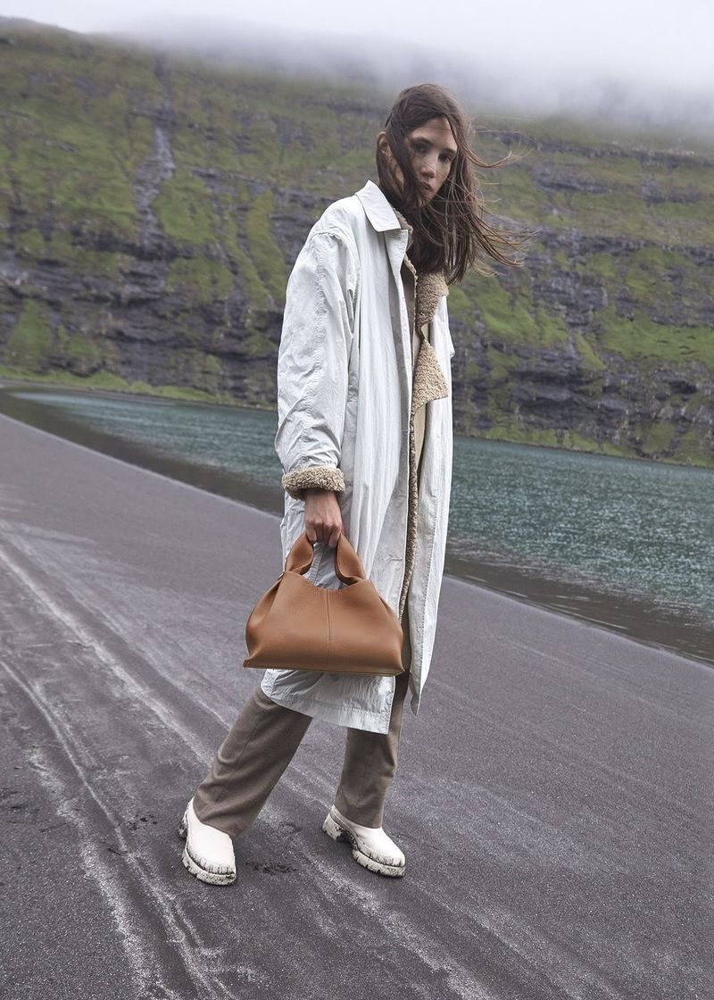 Cloud dumpling women's bag 2024 new popular portable lunch box bag French texture shoulder messenger bag_voghion.com