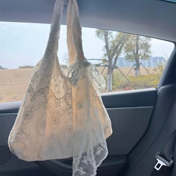 Korean Style Fresh Lace Flower Canvas For Women 2025 New Large Capacity Shoulder Tote Commuter Underarm Bag_voghion.com