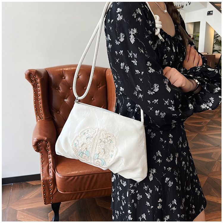 New Chinese fashionable small for women 2024 new summer style versatile work commuting shoulder crossbody bag_voghion.com