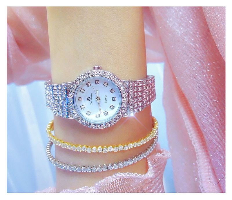 New light luxury chain watch small chain full of stars full of diamonds women's watch_voghion.com