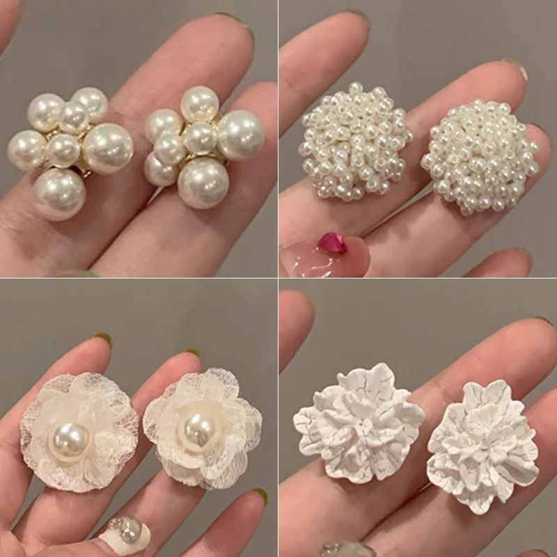 Orecchini con perle e diamanti in argento con frange a forma di fiore, orecchini di nicchia, temperamento atmosferico, orecchini di lusso leggeri e di alta gamma._voghion.com