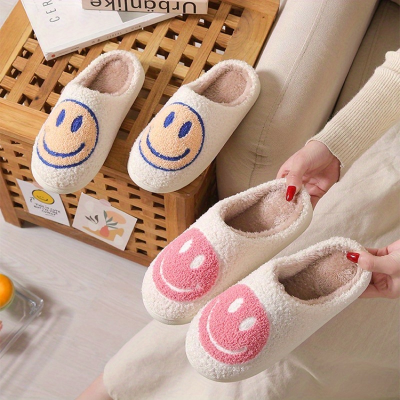 Damen-Hausschuhe mit Kawaii-Cartoon-Smiley, bequeme Schlupfschuhe mit Plüschfutter, warme Hausschuhe für Damen_voghion.com