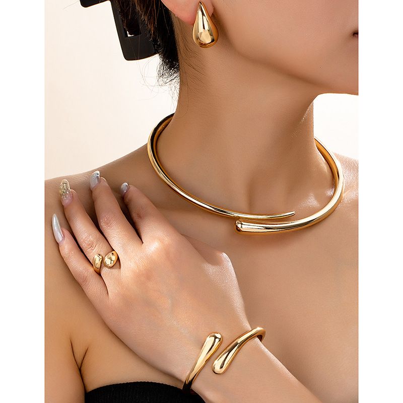 Women's Jewelry Set - Elegant Vintage Drop Design Necklace Bracelet Earrings Ring Combo, Minimalist O Chain With Heart & Bell Charms, Silver Tone_voghion.com